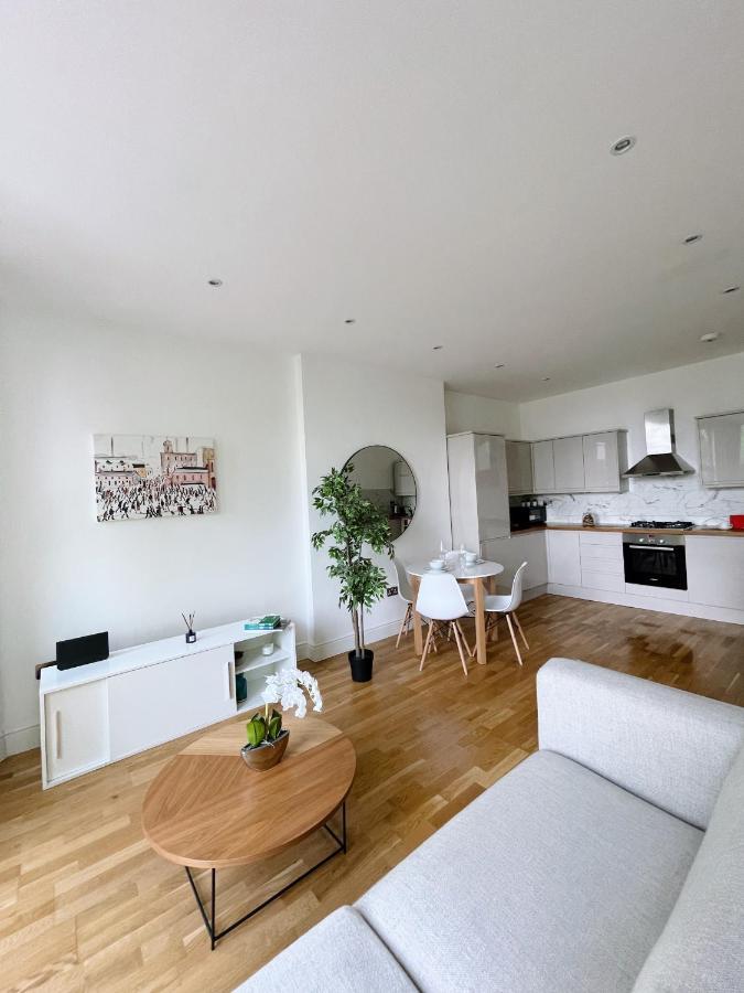 Modern And Light 2 Bed Flat In Sw2 Apartamento Londres Exterior foto